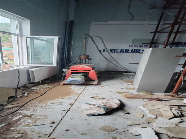 山阳地基基础下沉墙体裂缝加固注浆顶升施工